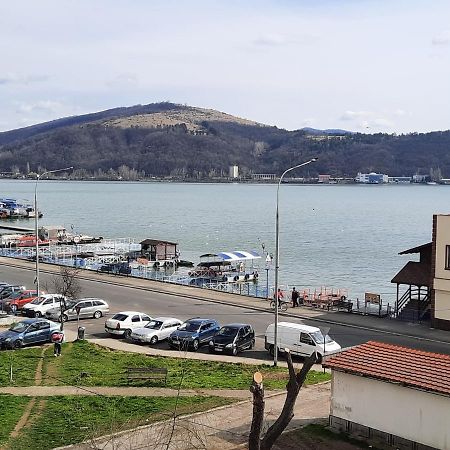 Apartament Panoramic Orşova Exterior foto